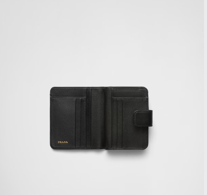 《送料無料》 PRADA Small leather wallet