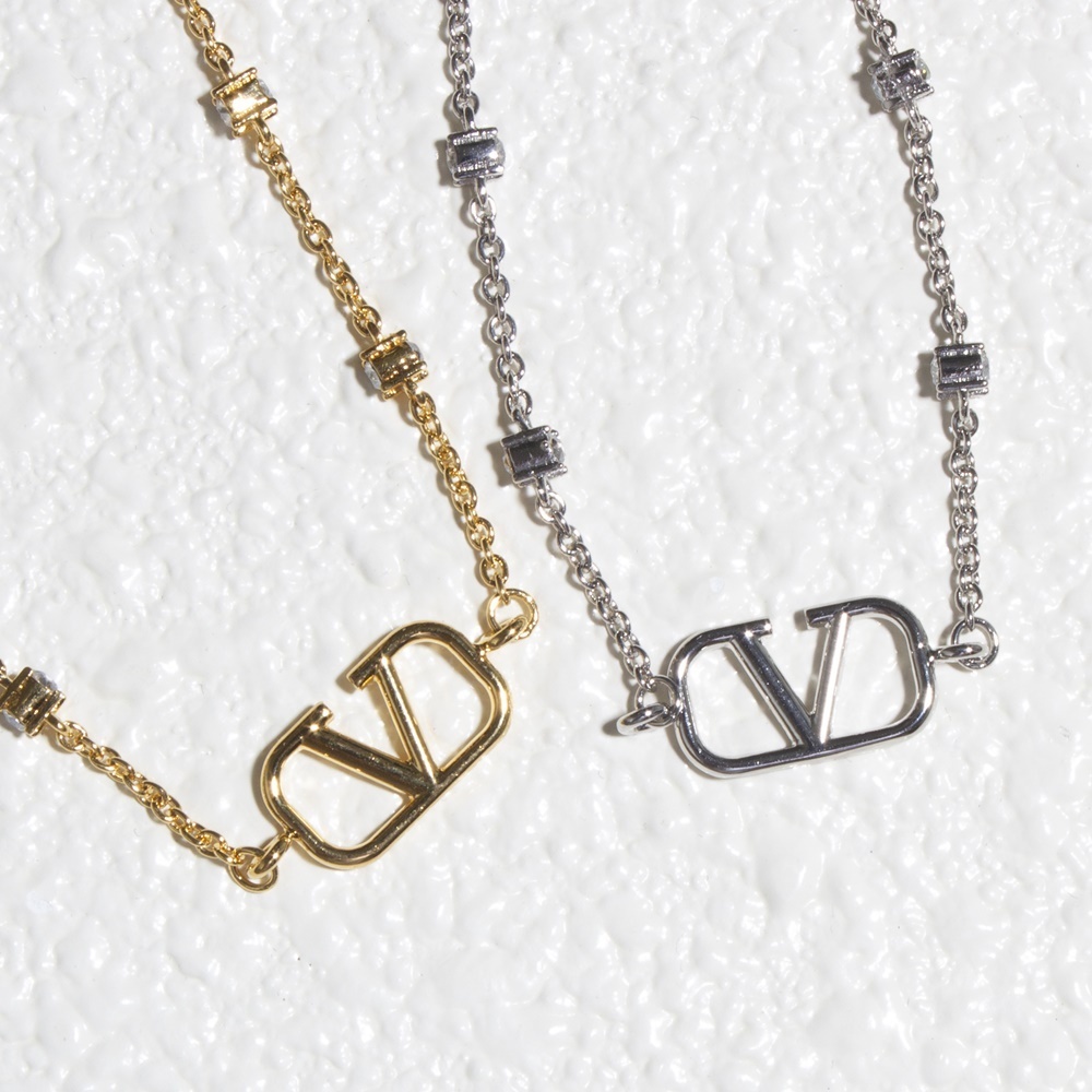 ★VALENTINO V LOGO CRYSTAL Vロゴ シグネチャー ブレスレット