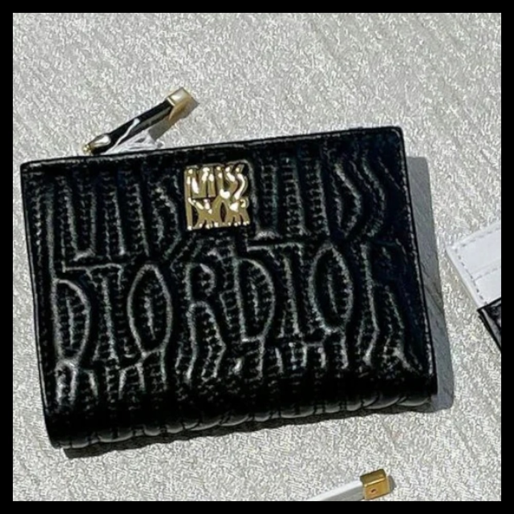 【ゴールドロゴが映える】DIOR Miss Dior Dahlia ウォレット