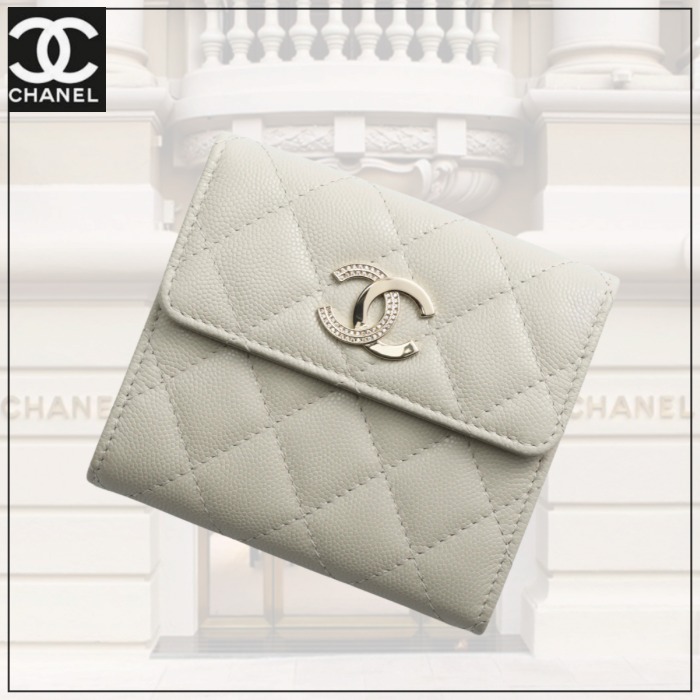 エレガントな存在♡【CHANEL】スモールフラップウォレット