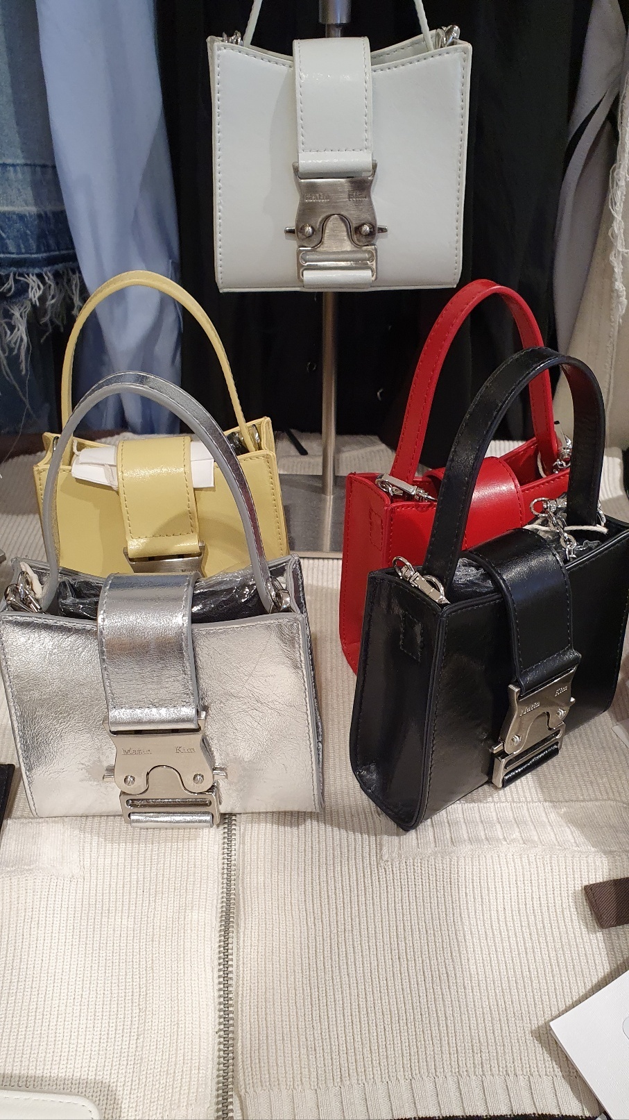 【Matin Kim】 SQUARE MINI LEATHER BUCKLE BAG★追跡可