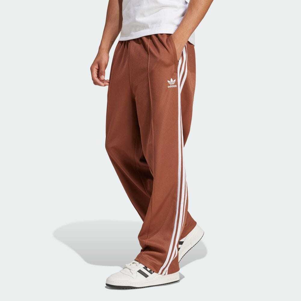 adidas バギーフィット ファイヤーバード トラックパンツ