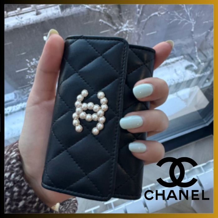 【パールのロゴが可愛い】CHANEL 折りたたみ財布 CCロゴ