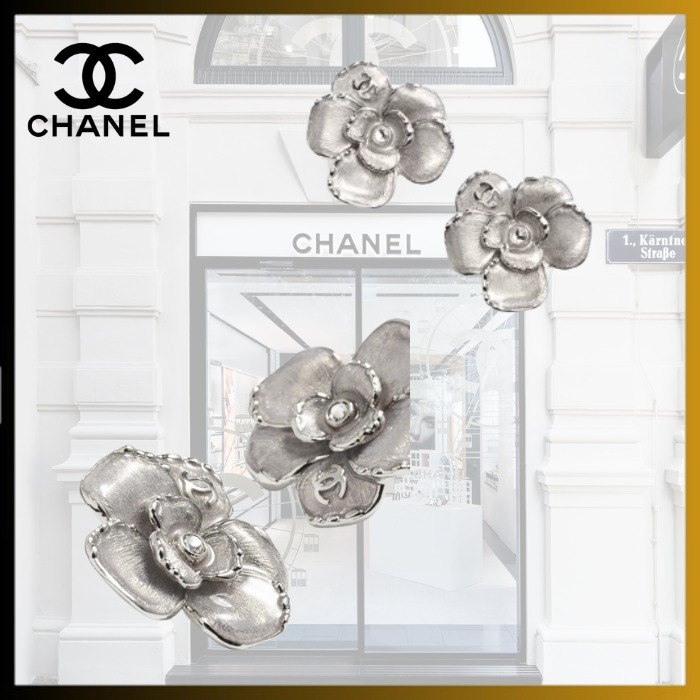 【華やかに耳元を演出】CHANEL ピアス カメリア