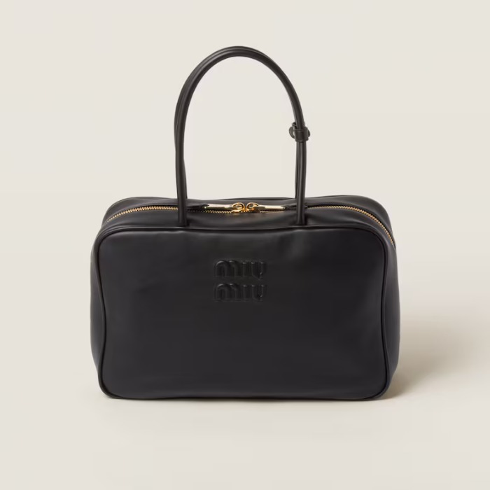 《上品な抜け感の逸品》【MiuMiu】フロントロゴ入りレザーバッグ