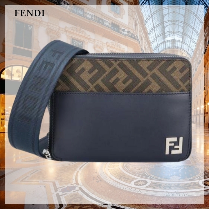 【FENDI】FFレザーカメラバッグ クロスバッグ ボディバッグ