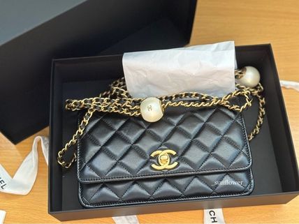 バッグ パール CHANEL CHAIN WALLET(シャネル チェーン
