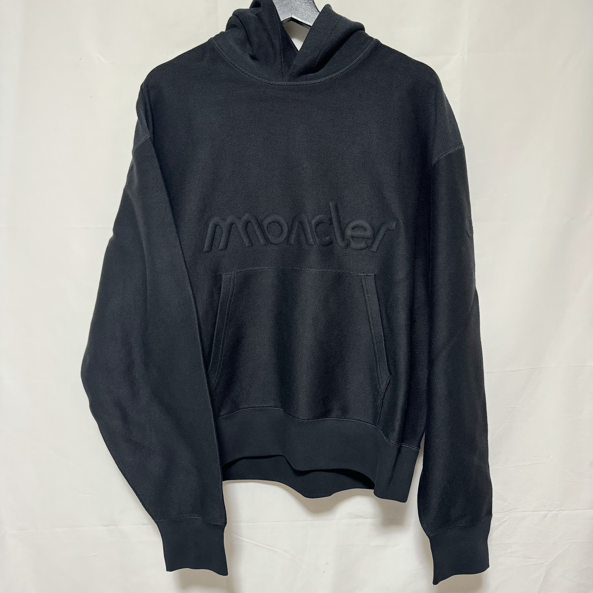 MONCLER モンクレール エンボスロゴ フーディー パーカー