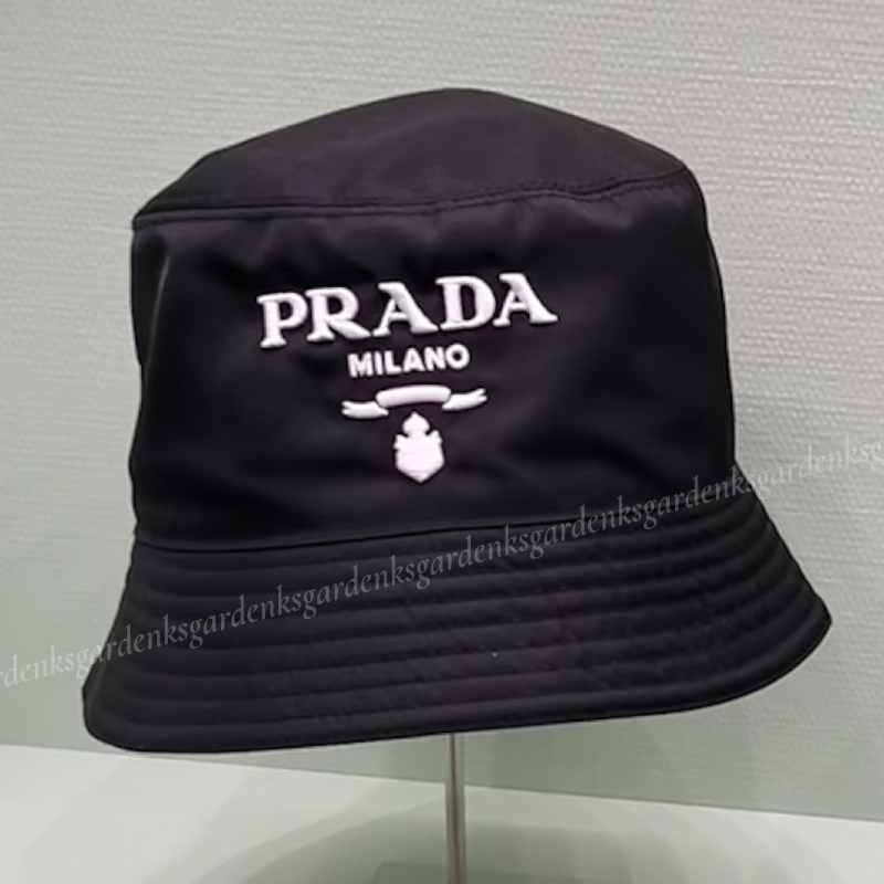 ◆送料・関税込◆PRADA Re-Nylon バケットハット(ロゴゴールド) すぐ届く!PRADA Re-Nylon バケットハット