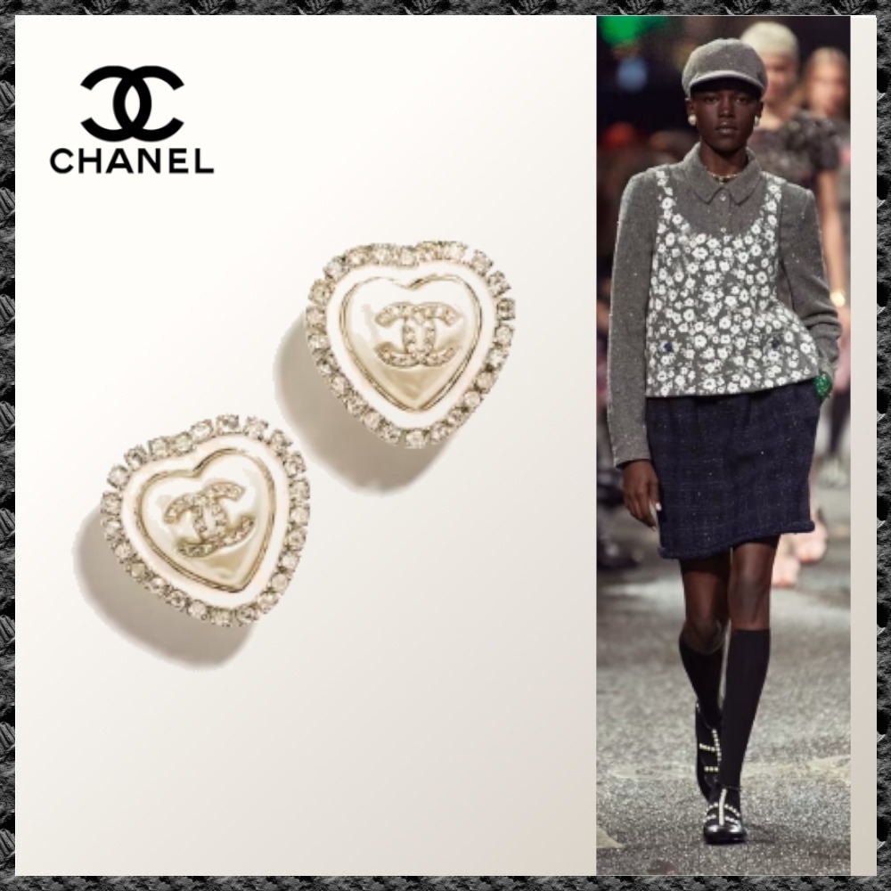 ◆エレガントハートロゴ◆送料込♪【CHANEL】24AW ピアス ABD923