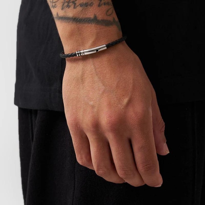 送料税込【CRAFTD London】Black Leather Bracelet (2色) 国内発 送料税込【CRAFTD London】WHEAT BRACELET 5mm (2色) ☆国内発