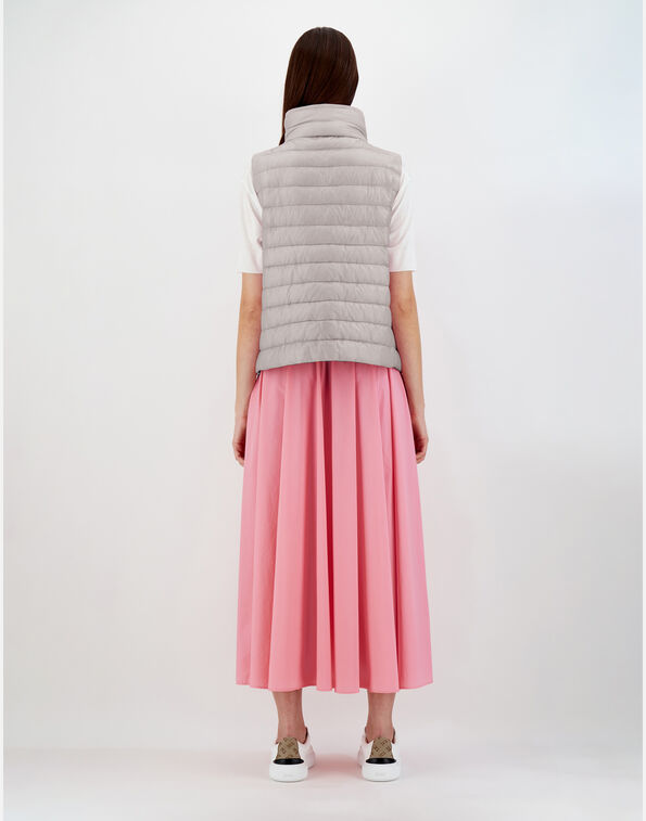《送料無料》 HERNO REVERSIBLE SLEEVELESS IN NYLON ULTRALIGHT