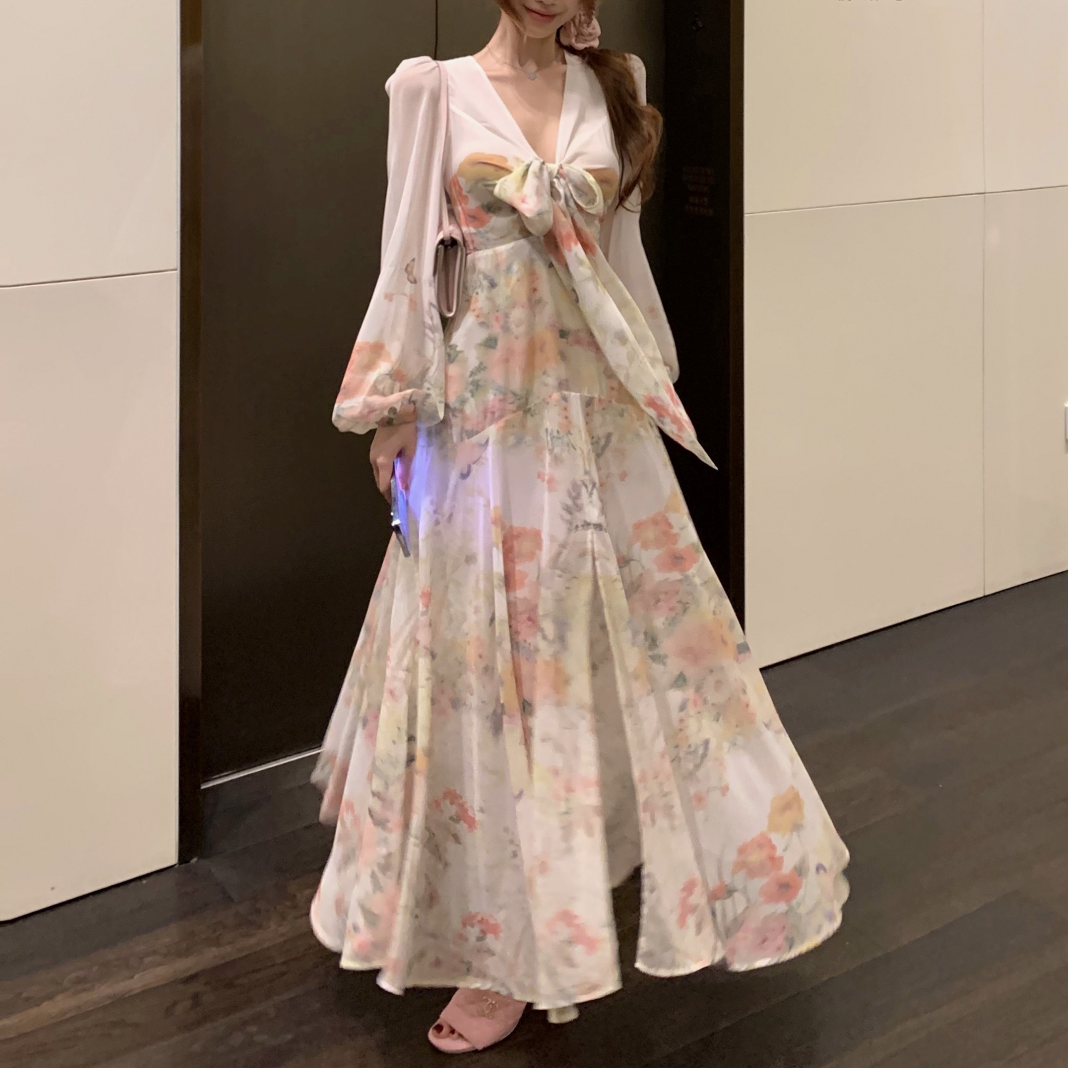 2色 ワンピース サマードレス リボン Vネック 花柄 長袖 夏 白 2
