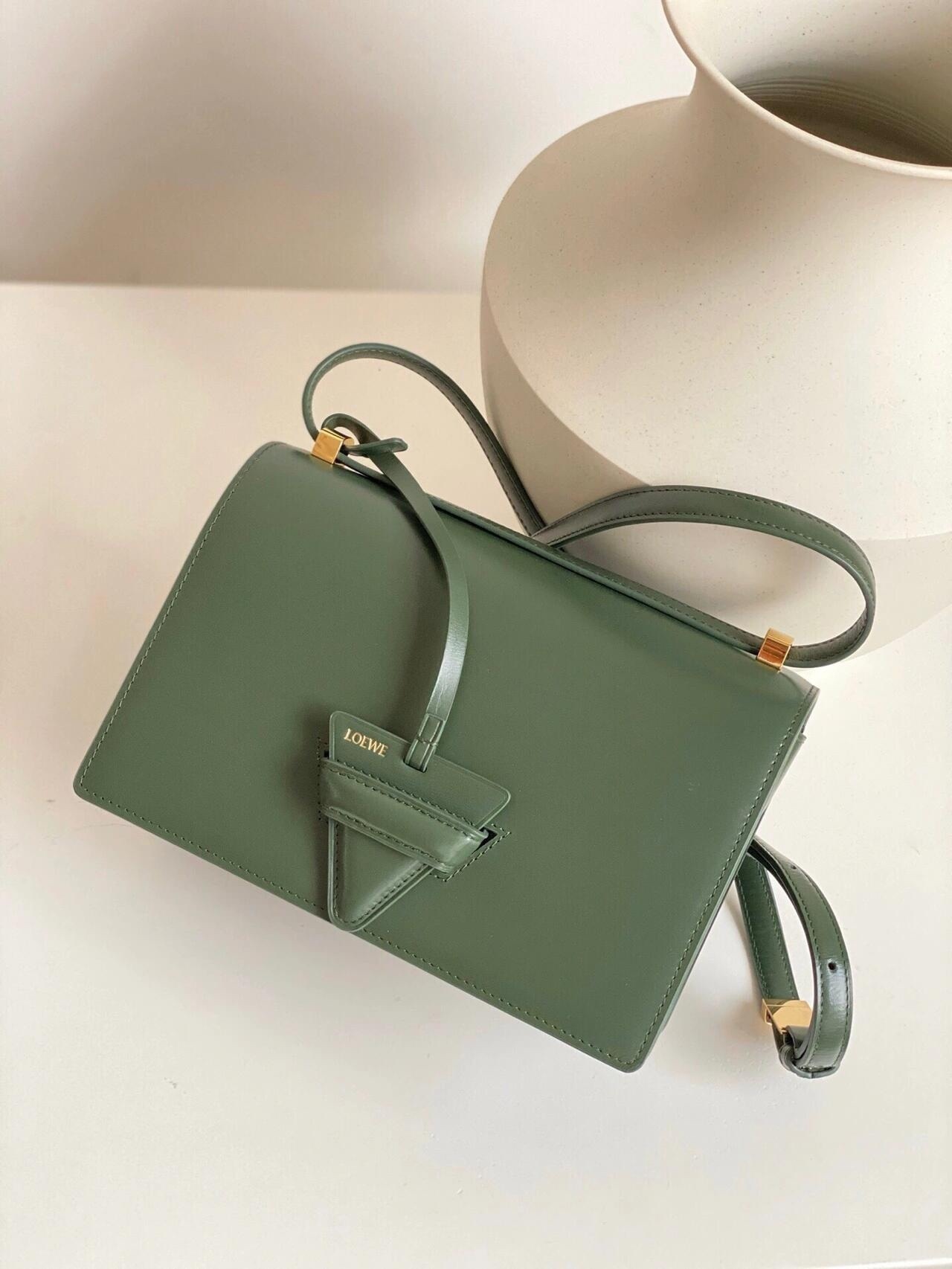 ★送料込★LOEWE バルセロナ ショルダーバッグ