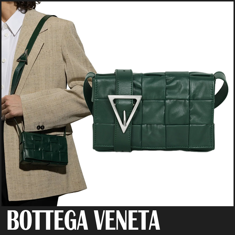 送料関税込☆BOTTEGA VENETA カセット ショルダーバッグ☆超人気