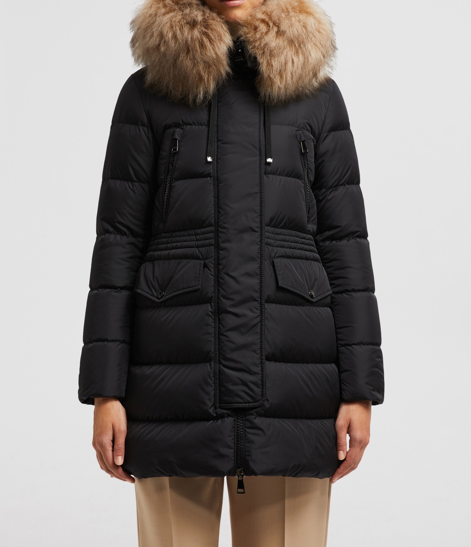 直営店買付【MONCLER】APHROTI ダウンジャケット シープスキン 直営店買付【MONCLER】APHROTI ダウンジャケット シープスキン