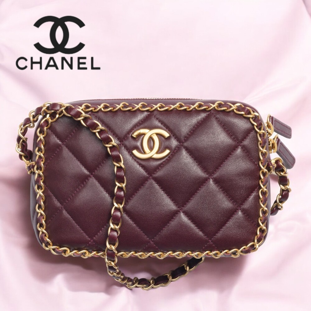 CHANEL スモール カメラ ケース