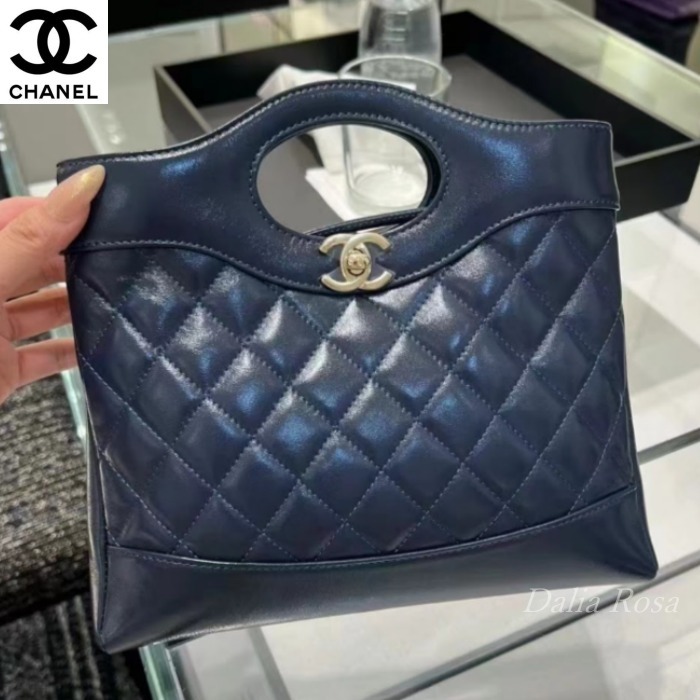 カジュアルスタイルに♡【CHANEL】シャネル 31 ミニトート