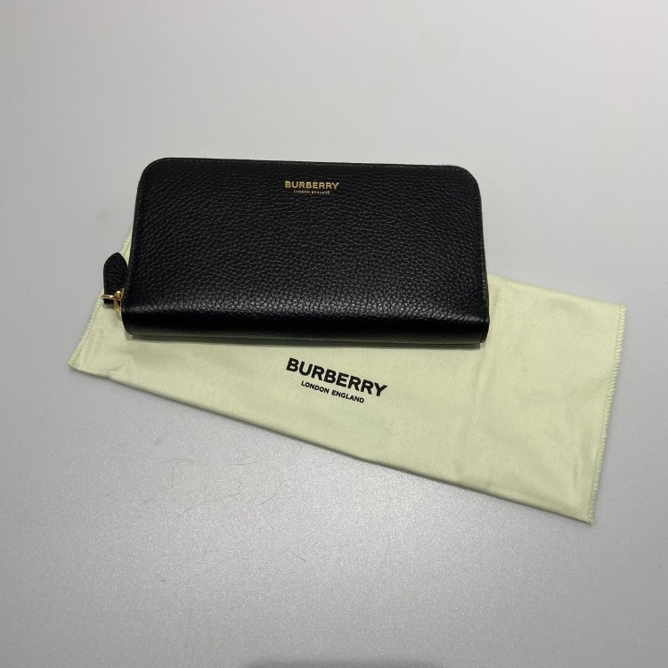 【BURBERRY】在庫あり ☆ロゴ ジップ長財布☆