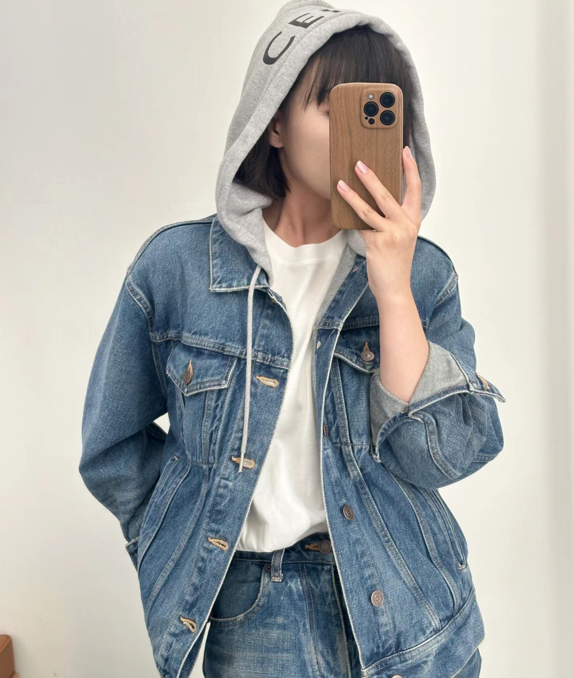 デニムジャケット CELINE | HOODED TRUCKER JACKET IN UNION WASH DENIM