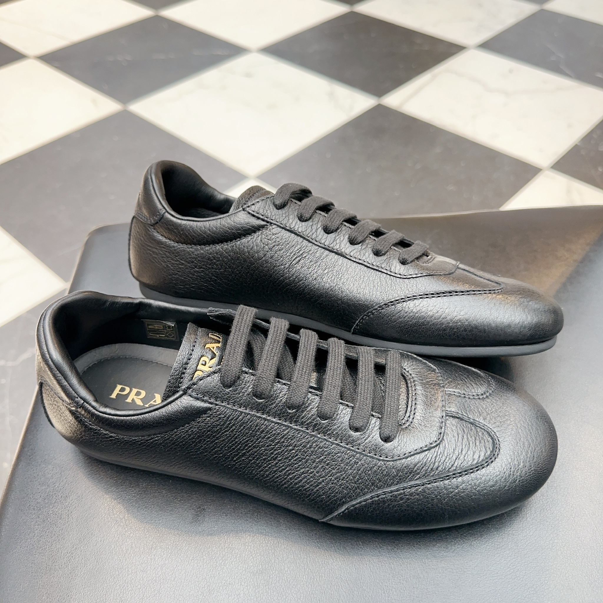 スニーカー PRADA | Leather sneakers 2EG430_013_F0002 2EG430