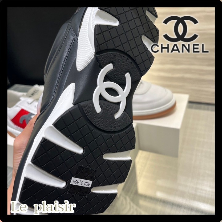 《カジュアルで履き心地良い♡》CHANEL レザースニーカー