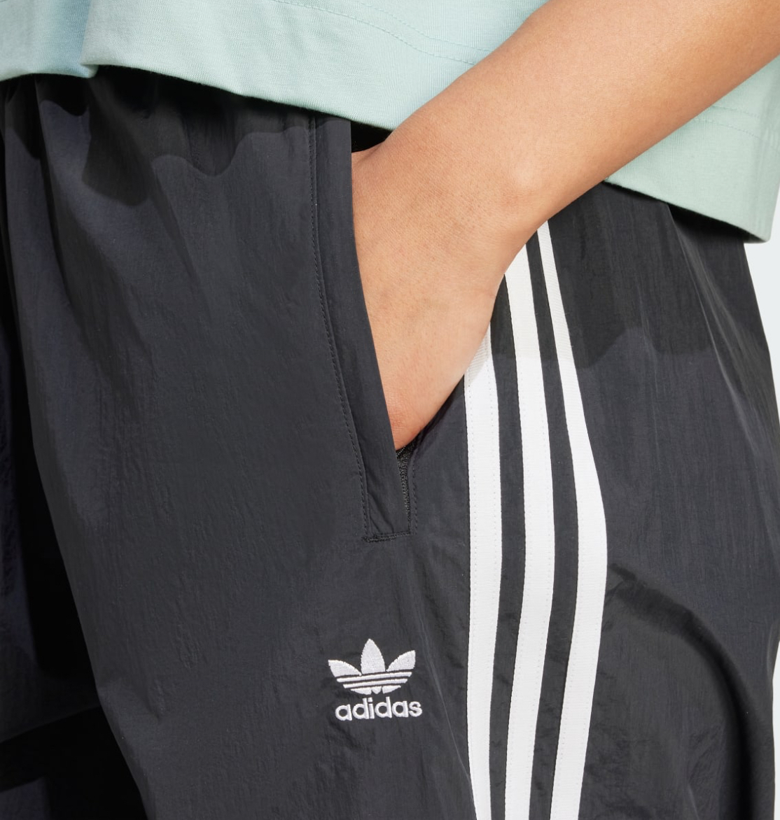 送関込★adidas Originals★オーバーサイズ パラシュートパンツ 送関込☆adidas Originals☆オーバーサイズ パラシュートパンツ
