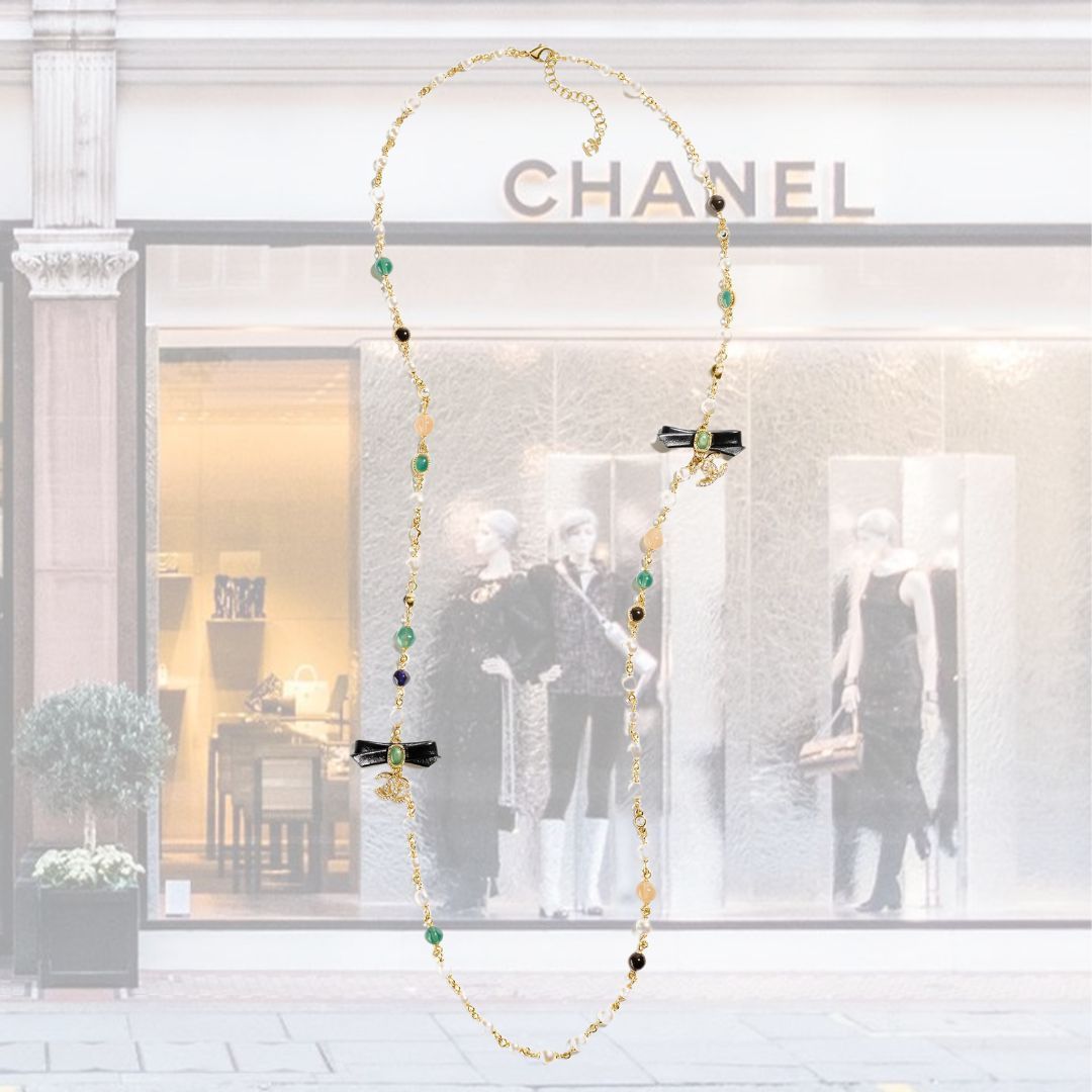 【CHANEL】ロングネックレス CCロゴ リボン ワンピースに合う