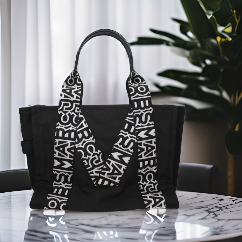 関税込【MARC JACOBS】ユニセックス トートバッグ★A4サイズ