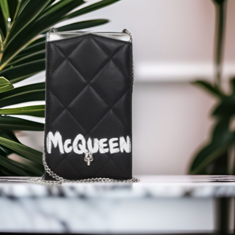 セール関税込【ALEXANDER McQUEEN】ショルダー付き 携帯ケース