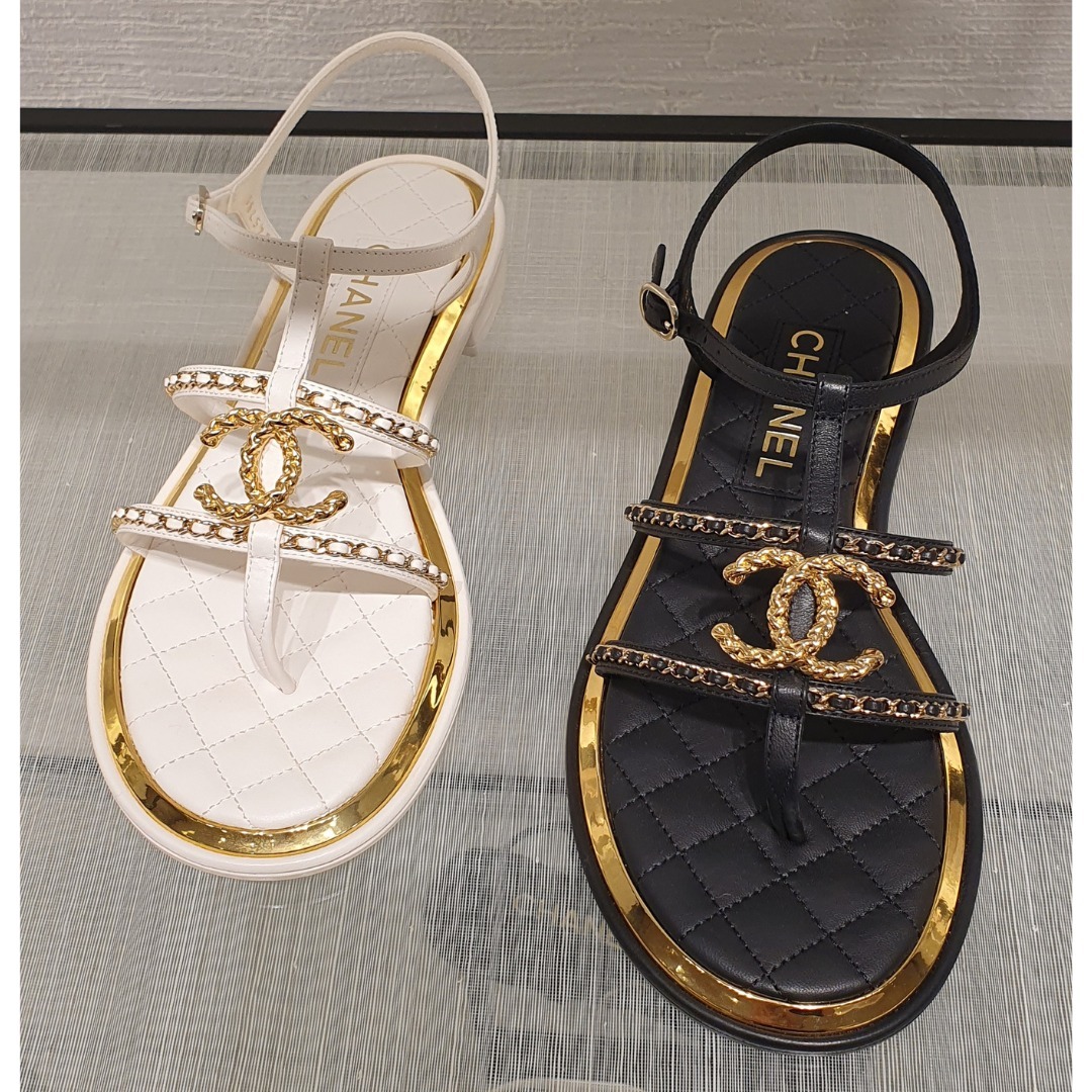 24A【CHANEL】華やかな足元に メティエダール チェーン サンダル