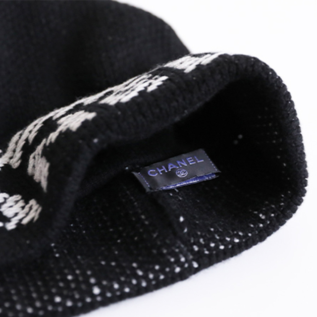 【コーデに抜け感♡さりげないロゴが上品】CHANEL ニット帽 CHANEL】シャネル ロゴ ジャカード ビーニー (CHANEL/ニット