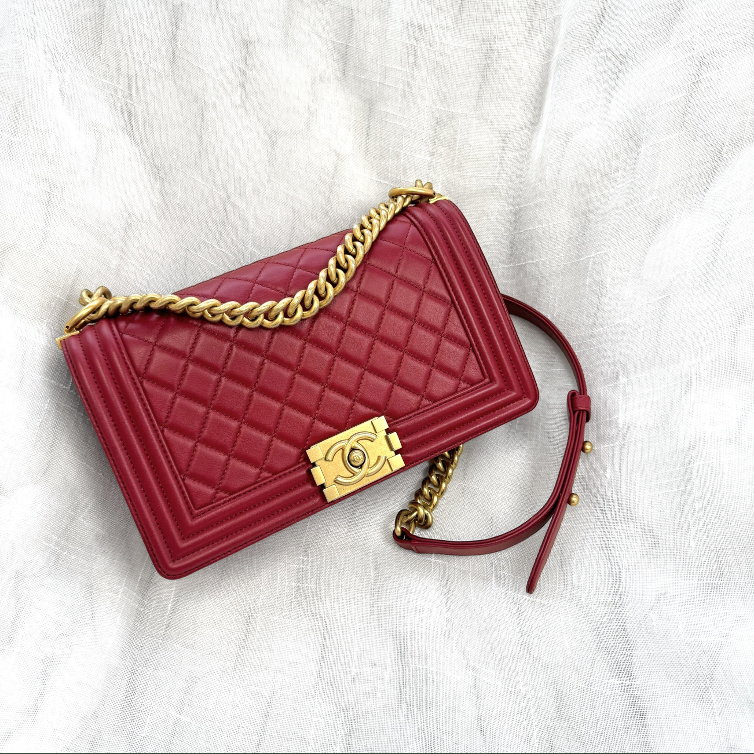 VINTAGE シャネル BOY CHANEL 25cm レッド/G金具