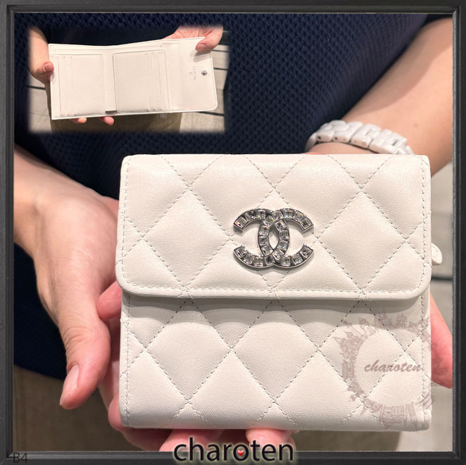 【切り返し部分のデザインがお洒落♪】Dior ショートパンツ 切り返し部分のデザインがお洒落♪】Dior ショートパンツ
