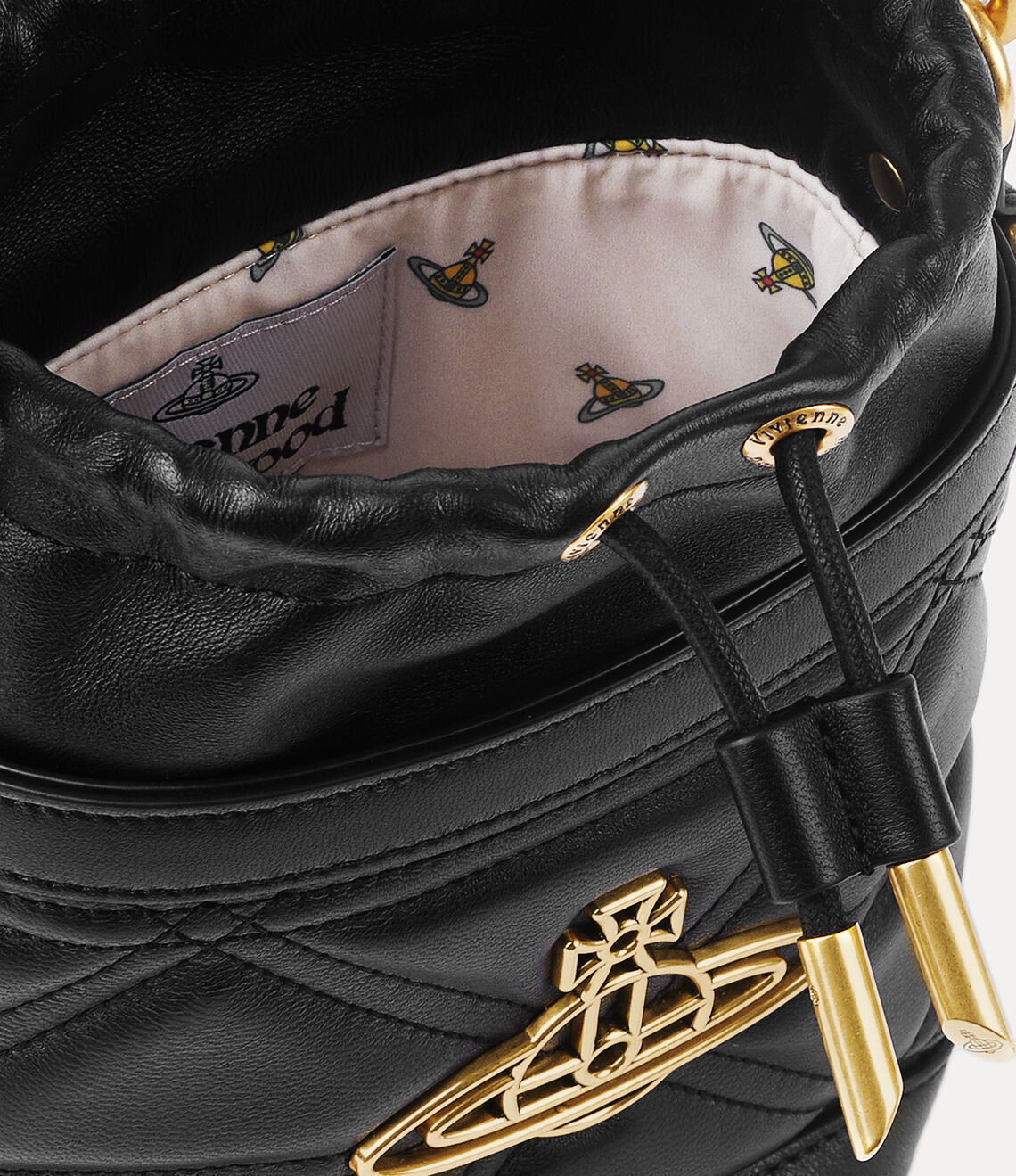 ★vivienne westwood★キルト レザー ロゴ バケットバッグ ☆vivienne westwood☆キルト レザー ロゴ バケットバッグ
