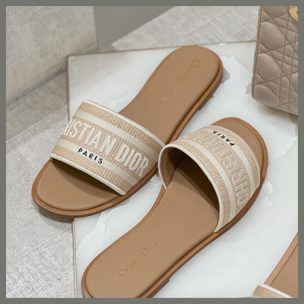 【足元輝く♪】DIOR Dioriviera Dway スライド サンダル ひときわ目を引く刺繍が魅力☆】Dioriviera Dway スライド