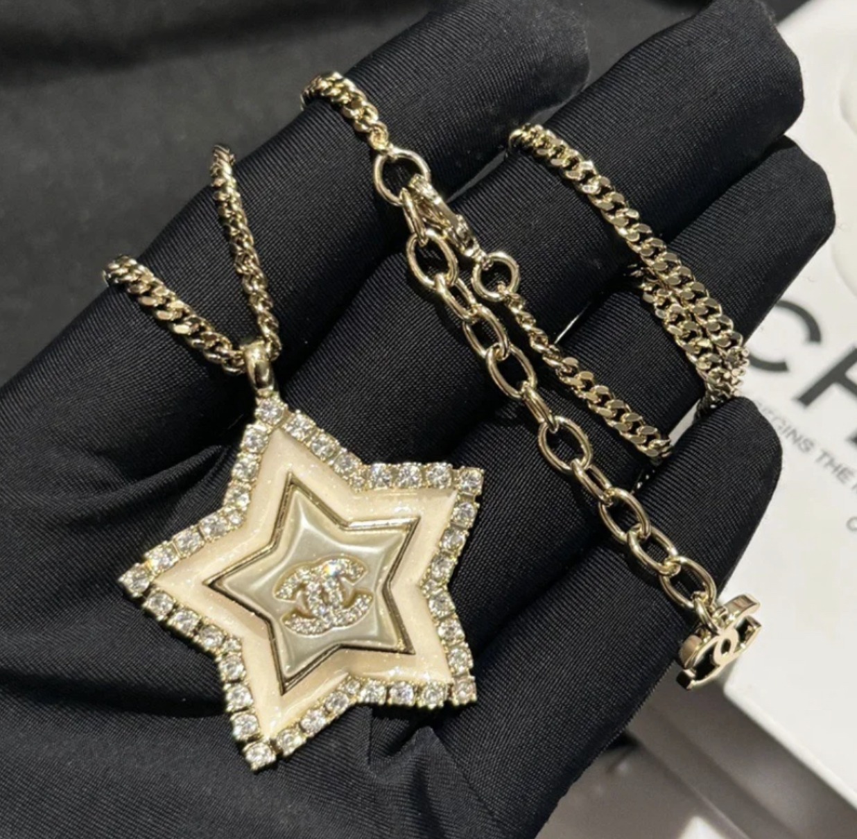 CHANEL《大きな星チャームお洒落》シャネル ロング ネックレス