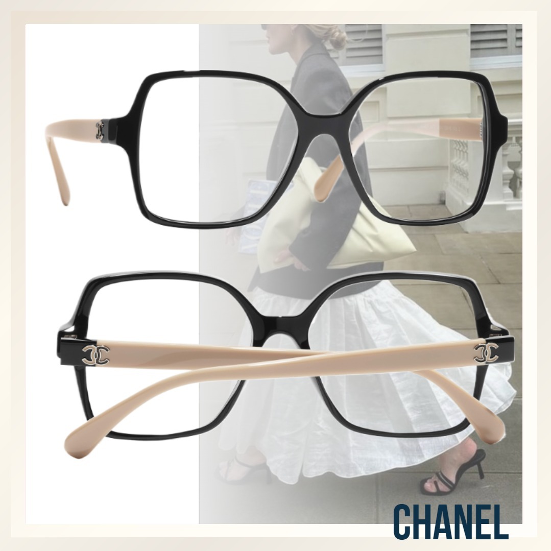 シンプルロゴがおしゃれな ≪CHANEL≫ スクエアメガネ ベージュ