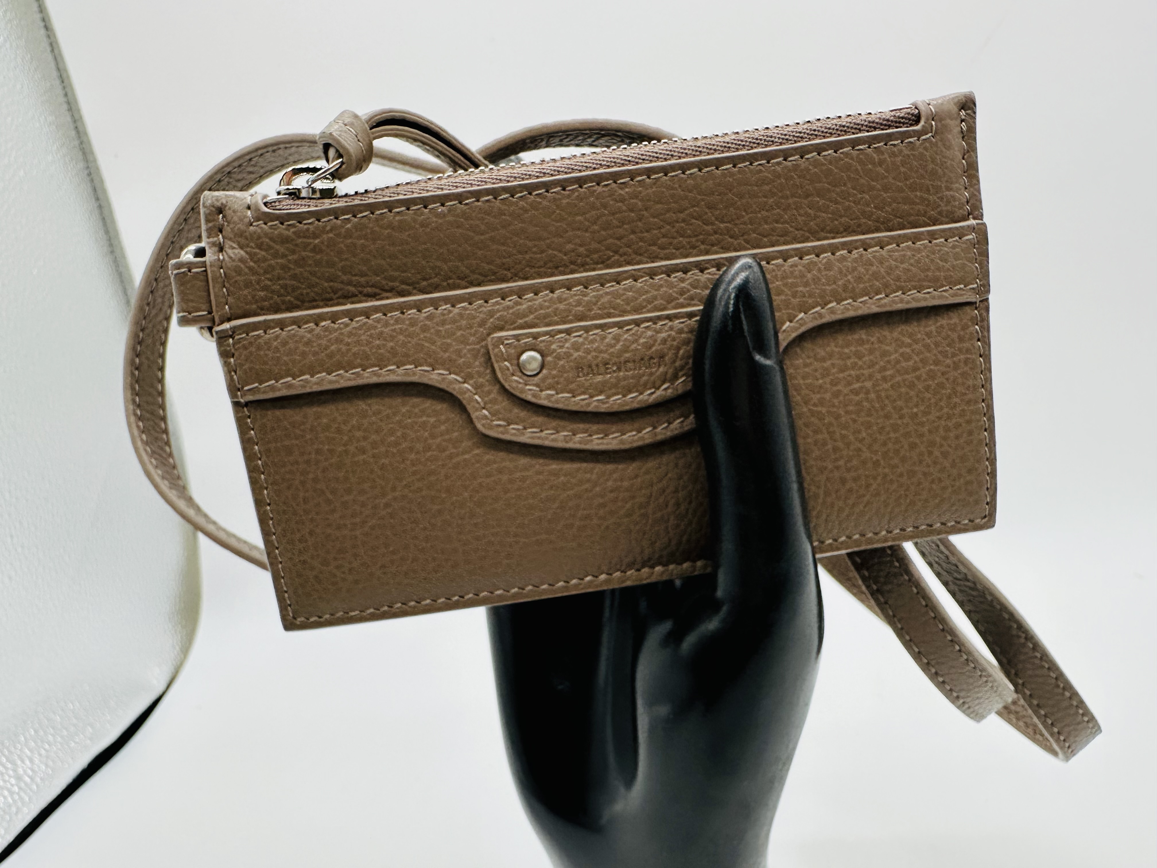 BALENCIAGA ミニ財布 コインケ-ス 国内発送 関税込 ストラップ付 BALENCIAGA ミニ財布 コインケ-ス 国内発送 関税込 ストラップ付