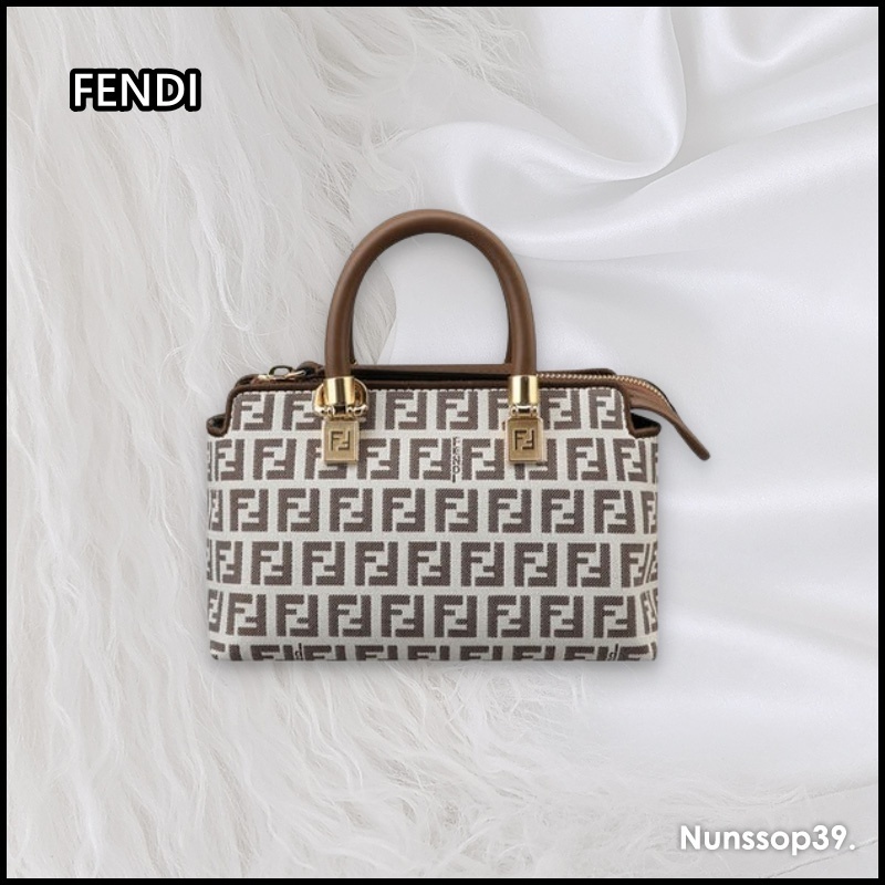 《FENDI》 フェンディ バイ ザ ウェイ ミニ