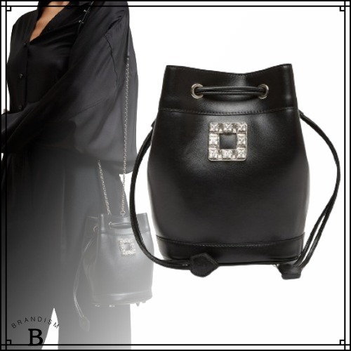 送料関税込【Roger Vivier】Tres Vivier バケットバッグ □Roger Vivier□ Tres Vivier レザー バケットバッグ
