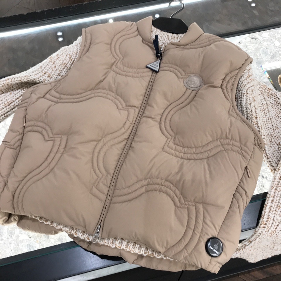 パリ直営店買付！【MONCLER】Druzy ダウンベスト