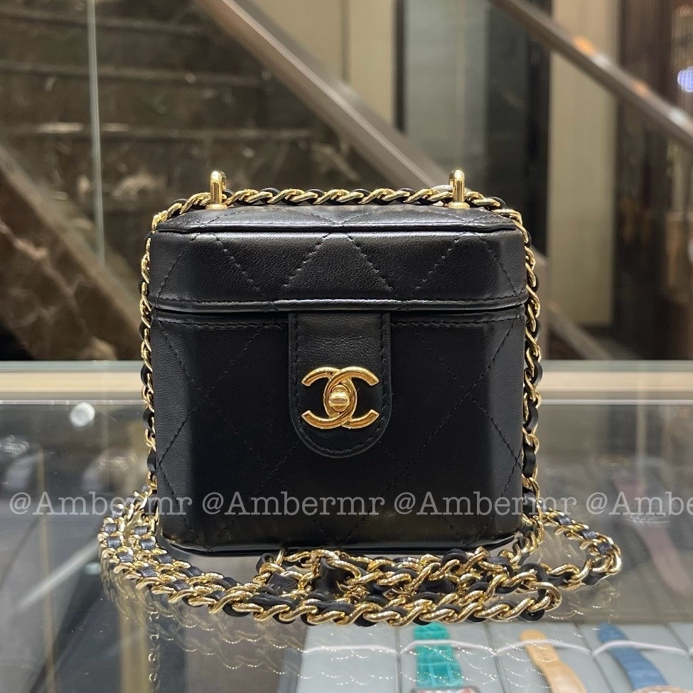23K CHANEL CC チェーンクラッチ スクエアバニティケース