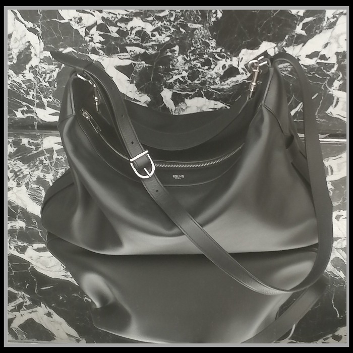 ◆Celine◆ラージ ストラップ ロミー / サプルカーフスキン 黒色