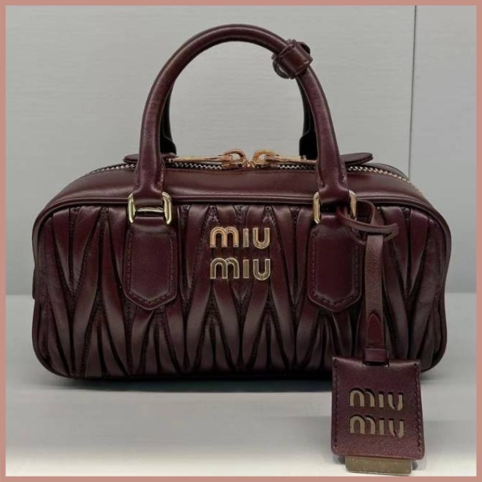 《洗練された逸品》【miumiu】Arcadie マトラッセ バッグ