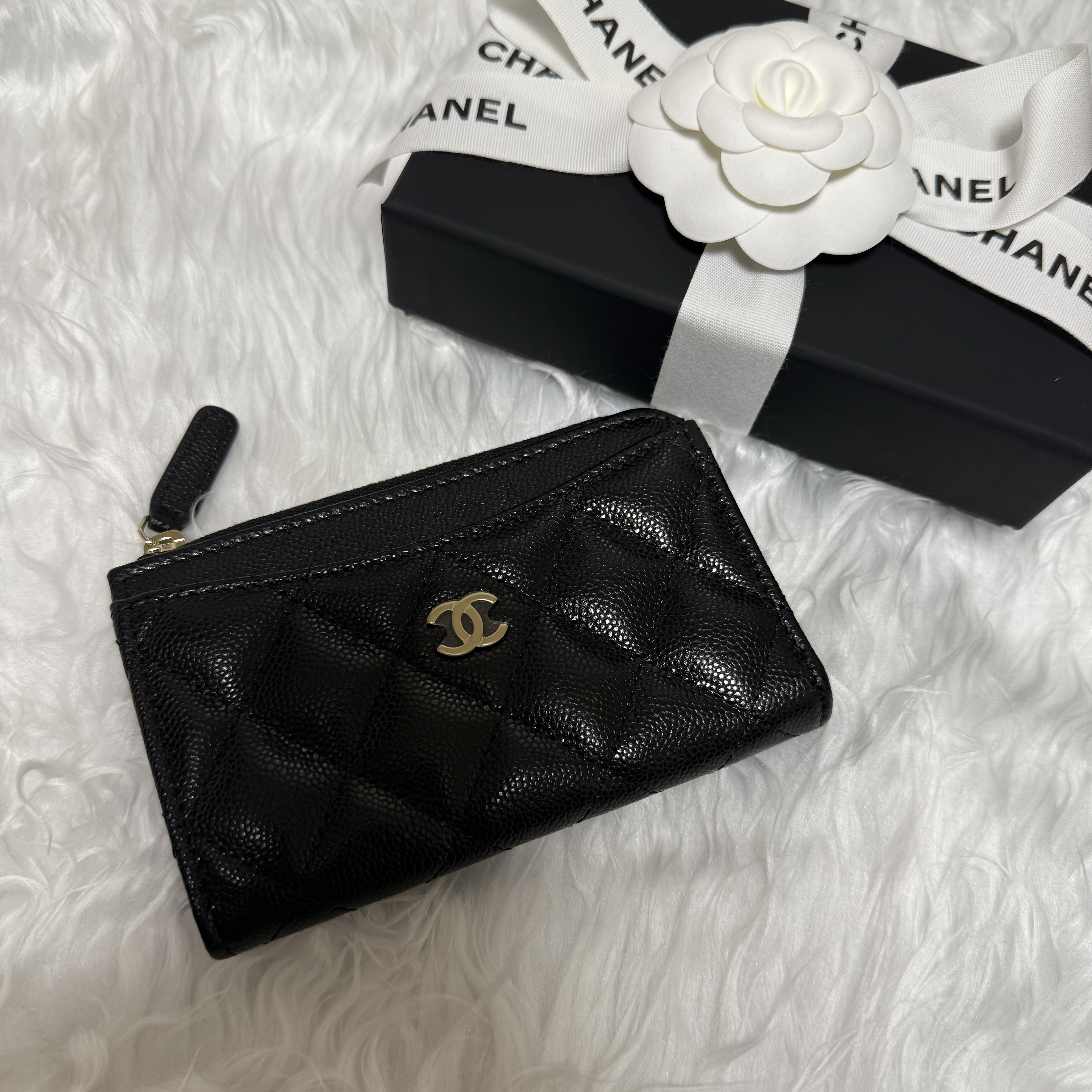【ミニマムで、ラグジュアリー】CHANEL ジップカードホルダー 210.jpg