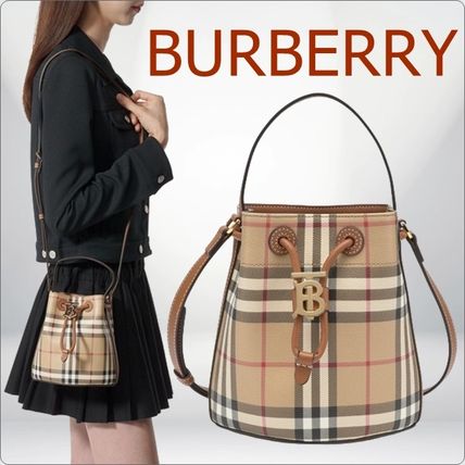 ☆人気☆【BURBERRY】☆ミニ TB バケット ショルダーバッグ☆ ♢Burberry♢ミニ TB バケット ショルダーバッグ☆ (Burberry