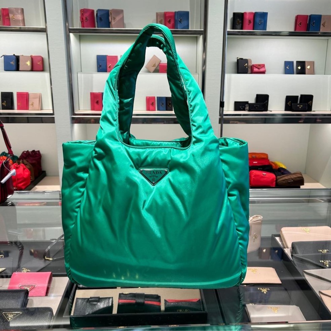 お買い得★PRADA/プラダ★ラージRe-nylon パデッドトートバッグ