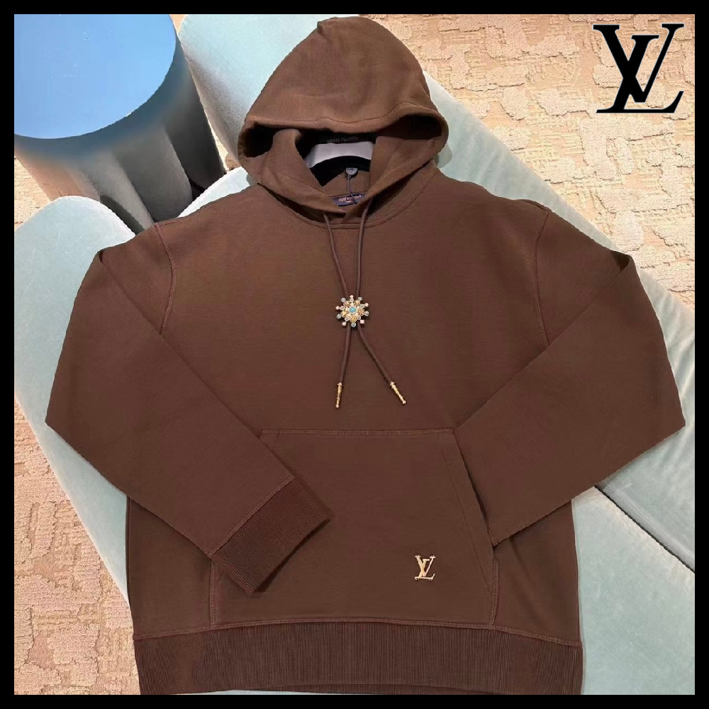 【装飾がおしゃれ♪】Louis Vuitton★フーディ