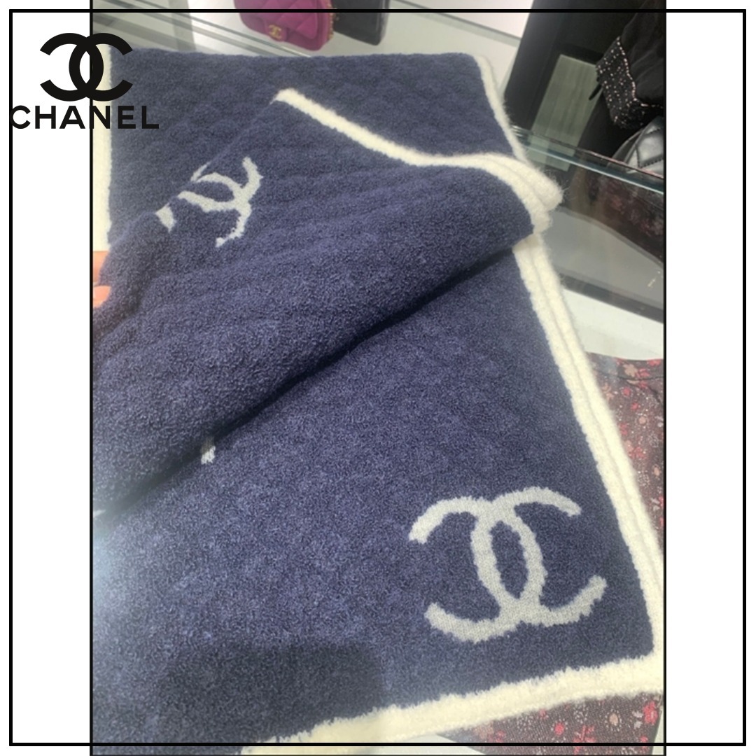 【入手困難】CCロゴ【CHANEL】マフラー